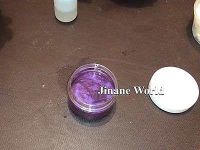 Pour the contents in a container. DIY lavender body cream