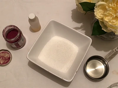 How to make beetroot body scrub. Add the sugar