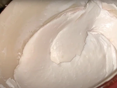 DIY Moisturizing Cream. After blending