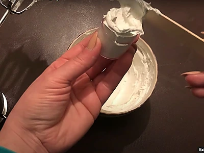 How to Make Natural Sunscreen. Final product