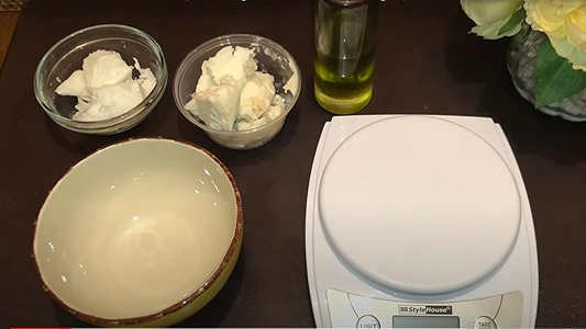 DIY Cream for Mild Eczema. Work table!