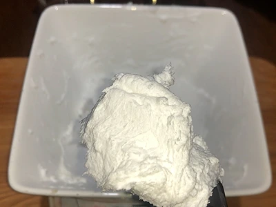 DIY Foaming Bath Butter. After 30m, the butter has hardened