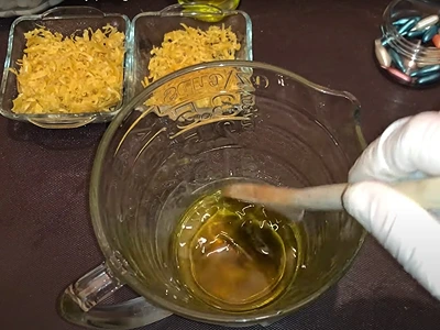 DIY natural jelly for soft feet. The ingredients are now melted