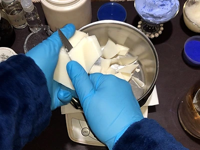 DIY Creamy Soap with Blue Nila. Cut and add glycerine soap