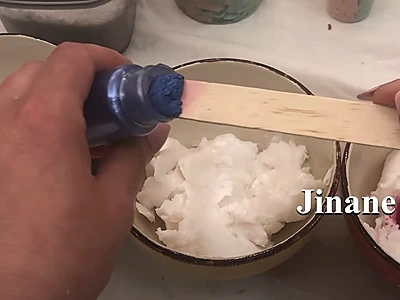 DIY Foaming Body Scrub. Add a little mica color powder into each bowl