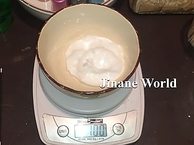 DIY Creamy Perfume with Musk. Add cream base