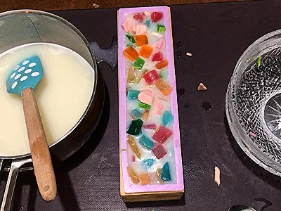 DIY Glycerine Soap for Gifts. Distribute the colored shapes in the third layer