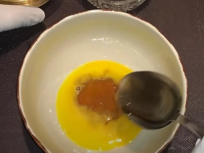 DIY Natural Serum for Split Ends. Add honey