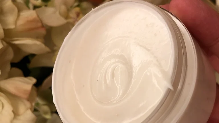 Highly Moisturizing DIY Oat Milk Hair Cream: Care for Coarse and Unruly Hair