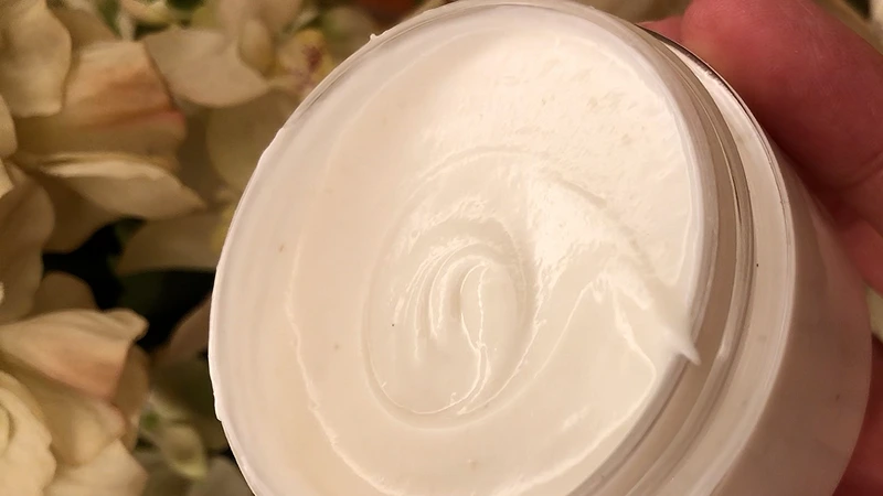 DIY Oat Milk Hair Cream. Feature image
