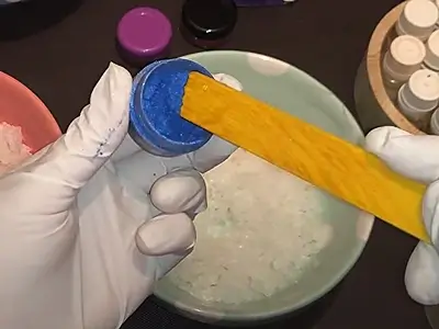 DIY Detox Bath Salts. Add a touch of mica color powder