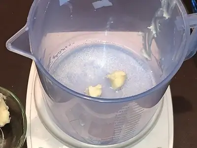 DIY Light Body Lotion. Add aloe vera light butter 
