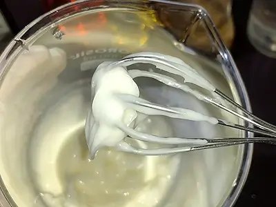 How to Make Your Own Face Cream and Primer. After stirring, the mixture develops a thick, stable consistency